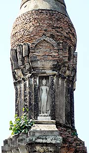'Wat Tra Phang Ngoen | Sukhothai Historical Park' by Asienreisender